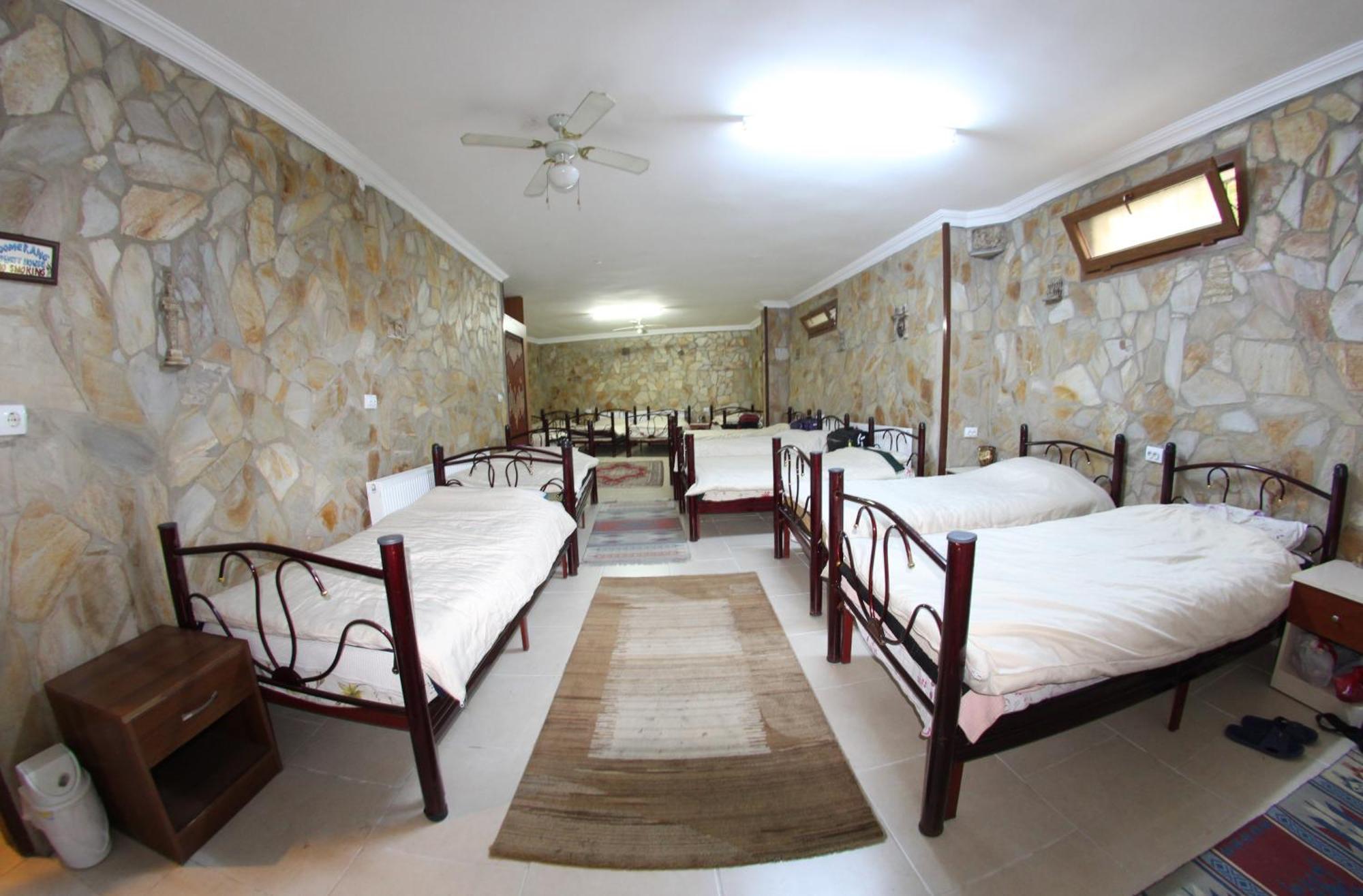 Boomerang Guest House Selçuk Bagian luar foto